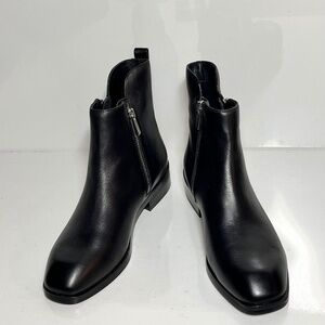 42 GOLD Yearling Leather Booties